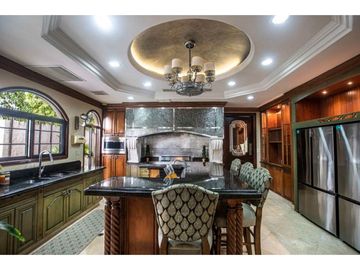CASA EN COSTA DEL ESTE MANSION 1337M2 CON PISICNA BALMORAL
