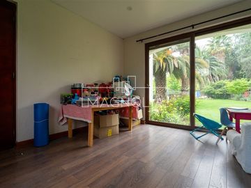 Casa en venta de 6 dorm y 3 baños con 2da casa en Chicureo