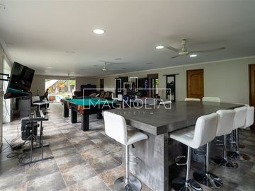 Casa en venta de 6 dorm y 3 baños con 2da casa en Chicureo