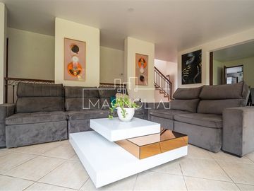 Casa en venta de 6 dorm y 3 baños con 2da casa en Chicureo