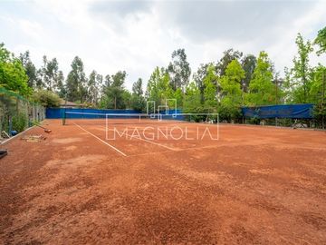 Casa en venta de 6 dorm y 3 baños con 2da casa en Chicureo