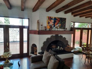 Casa en venta en Jardines en la Montaña