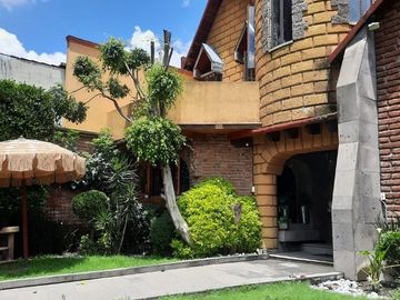 Casa en venta en Jardines en la Montaña