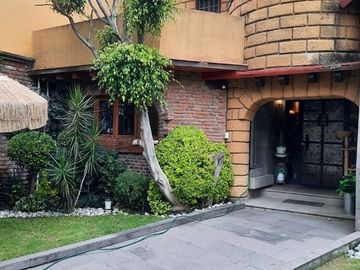 Casa en venta en Jardines en la Montaña
