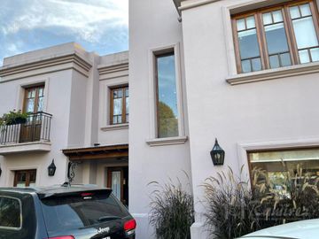 Casa 4 Ambiente En Venta - Campos De Alvarez, Moreno