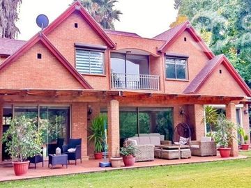 Casa en venta de 5D 5B piscina brisas Norte Chicureo