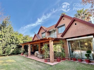 Casa en venta de 5D 5B piscina brisas Norte Chicureo