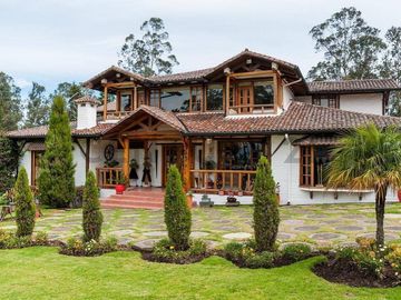 EXCEPCIONAL QUINTA DE VENTA PIFO