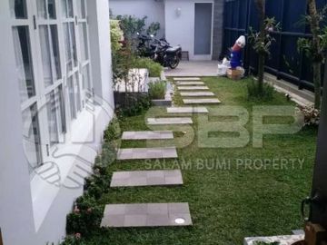 Rumah Dijual Jogja Cantik Baru + Kolam Renang, Nyaman Asri Strategisss