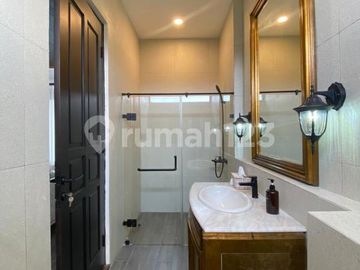 Rumah Mewah Full Furnished di Lebak Bulus | Baru Renovasi | Private Lift, Pool & Rooftop