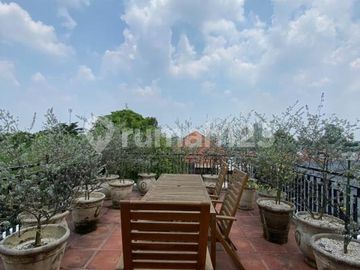Rumah Mewah Full Furnished di Lebak Bulus | Baru Renovasi | Private Lift, Pool & Rooftop