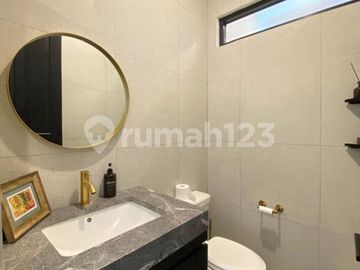 Rumah Mewah Full Furnished di Lebak Bulus | Baru Renovasi | Private Lift, Pool & Rooftop