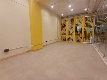 Local Comercial en arriendo en Galeria en Providencia 12 mtr