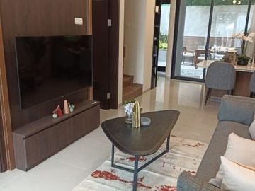 Rumah Modern Lingkungan Nyaman di Virya Semanan Jakarta Barat