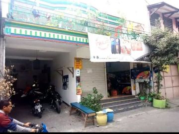 Dijual Rumah + kost 19 kamar dan toko nginden kota Surabaya