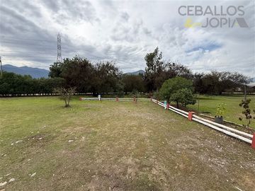 Casa en venta de 6 dorm. en Olmué