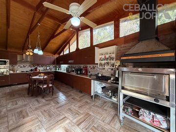 Casa en venta de 6 dorm. en Olmué