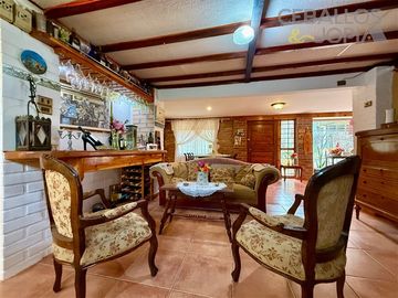 Casa en venta de 6 dorm. en Olmué