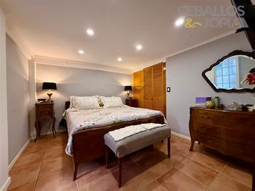 Casa en venta de 6 dorm. en Olmué