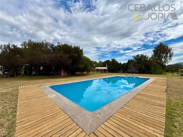 Casa en venta de 6 dorm. en Olmué