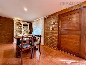 Casa en venta de 6 dorm. en Olmué