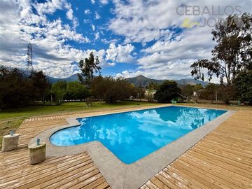 Casa en venta de 6 dorm. en Olmué