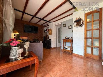 Casa en venta de 6 dorm. en Olmué
