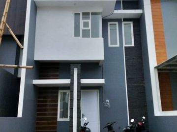 Rumah Villa Privat Pool Didalam Ruangan, Custom Desain di Dau Malang