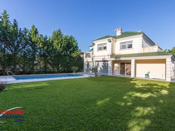 Casa en venta en Bº Las Caletas - Lote interno - 5 dormitorios