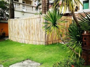 House for Sale with 12 Bedrooms and Swimming Pool in Friends