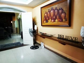 House for Sale with 12 Bedrooms and Swimming Pool in Friends