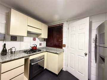 Casa en arriendo de 4D y 4B en tres pisos Huechuraba Fontova