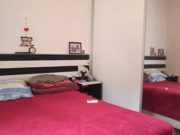VENTA DE PRECIOSO DPTO. 3 AMB. CON PATIO Y ESPACIO VERDE