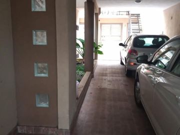 VENTA DE PRECIOSO DPTO. 3 AMB. CON PATIO Y ESPACIO VERDE