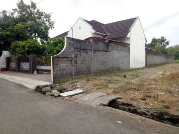 Dilingkungan aman dan nyaman Tanah dijual Selatan Jalan Wonosari