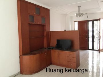 DIJUAL/DISEWA !! RUMAH BAGUS DAN RAPI di Gading Puspa ,NEGO