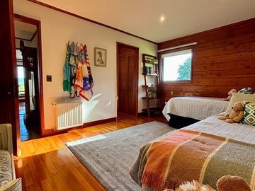 Casa en parcela venta 6D/6B quincho piscina Hot Tub en Pucón