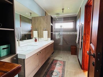 Casa en parcela venta 6D/6B quincho piscina Hot Tub en Pucón
