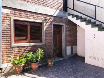 DEPARTAMENTO DOS DORMITORIOS EN PLANTA BAJA / ZONA BANCOS