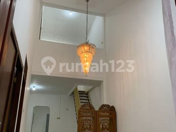 Rumah Bagus Siap Huni di Wijaya Kusuma, Cilandak Jakarta Selatan