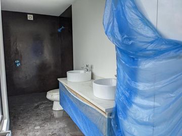 Venta espectacular casa 4 dormitorios, piscina, Urbanización exclusiva de Nayón