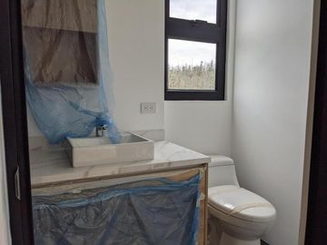 Venta espectacular casa 4 dormitorios, piscina, Urbanización exclusiva de Nayón