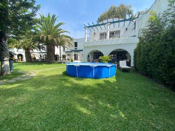 Hermosa Casa En Venta, Estilo Mediterráneo Griego En La Encantada