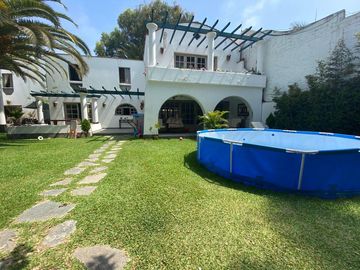 Hermosa Casa En Venta, Estilo Mediterráneo Griego En La Encantada