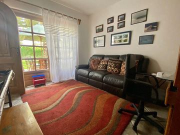 Hermosa Casa En Venta, Estilo Mediterráneo Griego En La Encantada