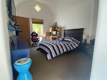 Hermosa Casa En Venta, Estilo Mediterráneo Griego En La Encantada