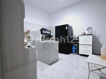 Dijual Rumah Bagus Sudah Renov + Furnished yang Nempel di Avani Amarilla BSD