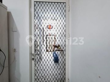 Dijual Rumah Bagus Sudah Renov + Furnished yang Nempel di Avani Amarilla BSD