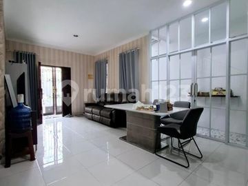 Dijual Rumah Bagus Sudah Renov + Furnished yang Nempel di Avani Amarilla BSD