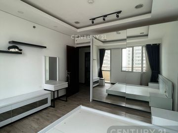 JUAL CEPAT Paladian Park 2BR Renov Furnished Bagus Siap Huni Th